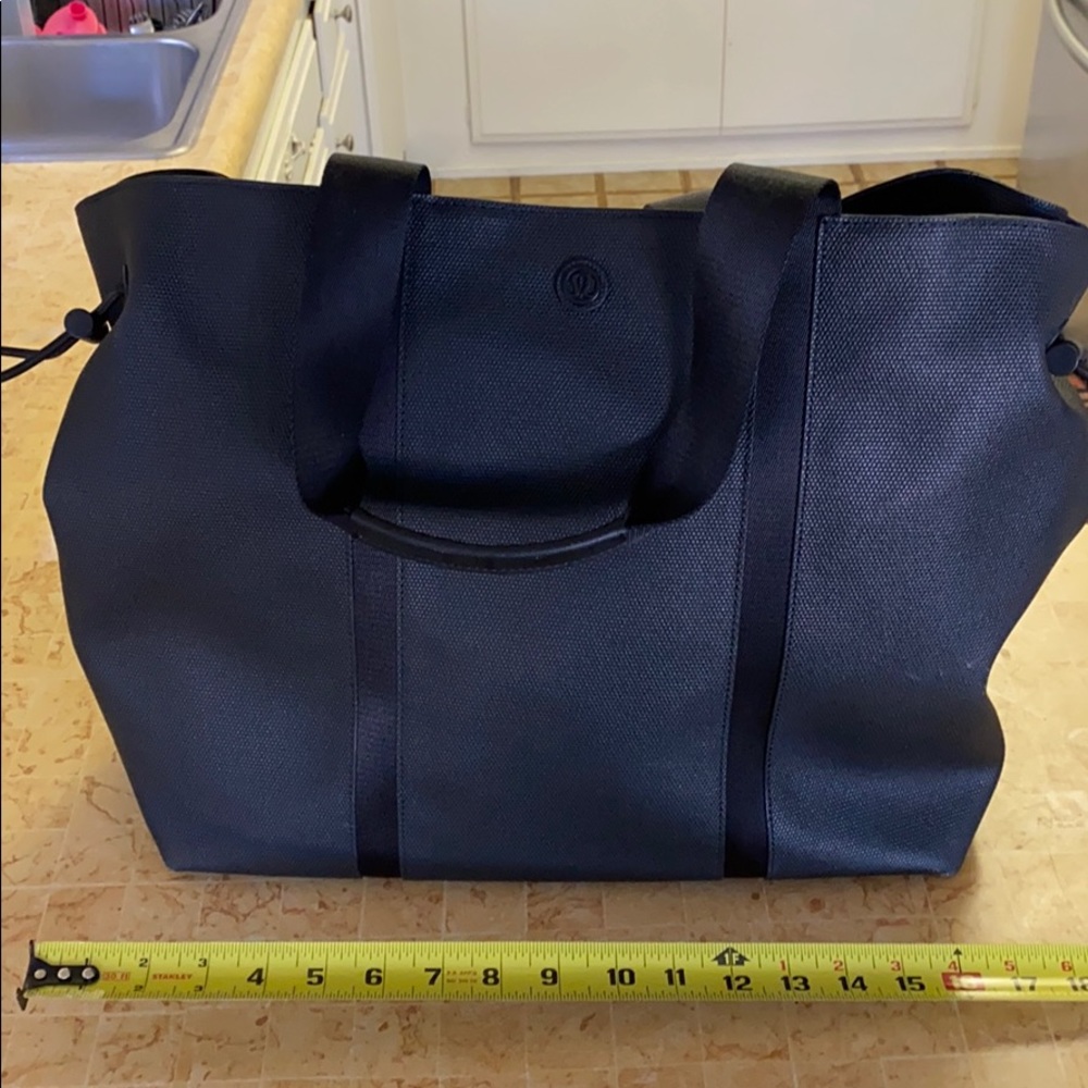EUC lululemon tote